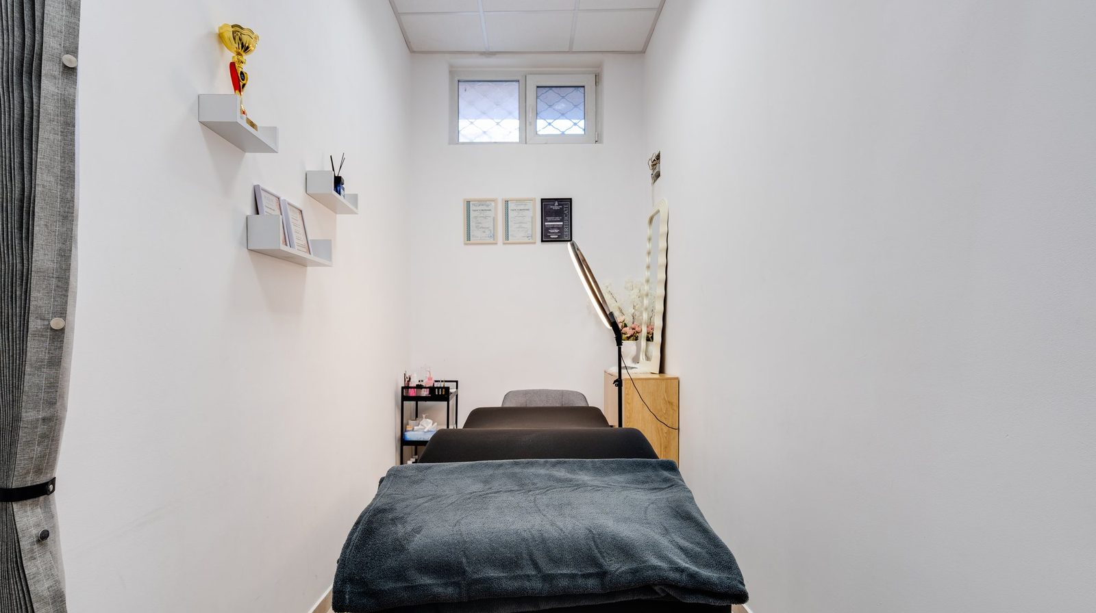 Кабинет за процедури в PA||SE Beauty Studio